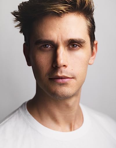 Antoni Porowski