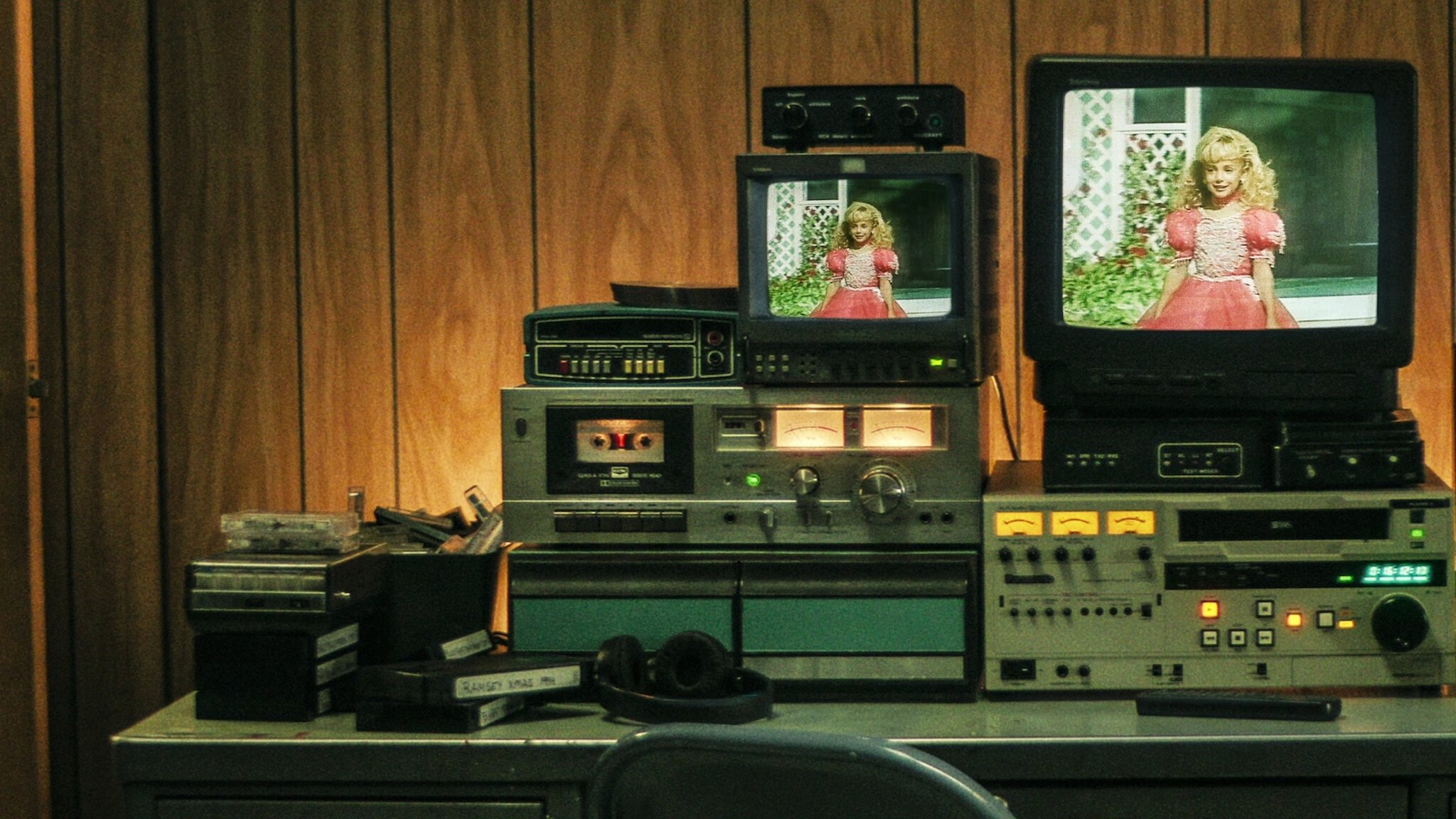 دانلود فیلم Who Killed JonBenét? 2016