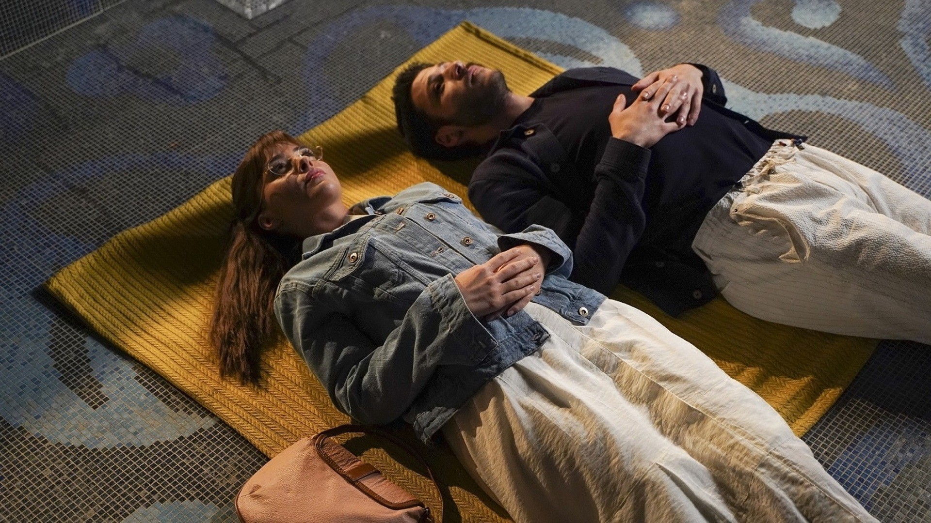 دانلود سریال Cam Tavanlar