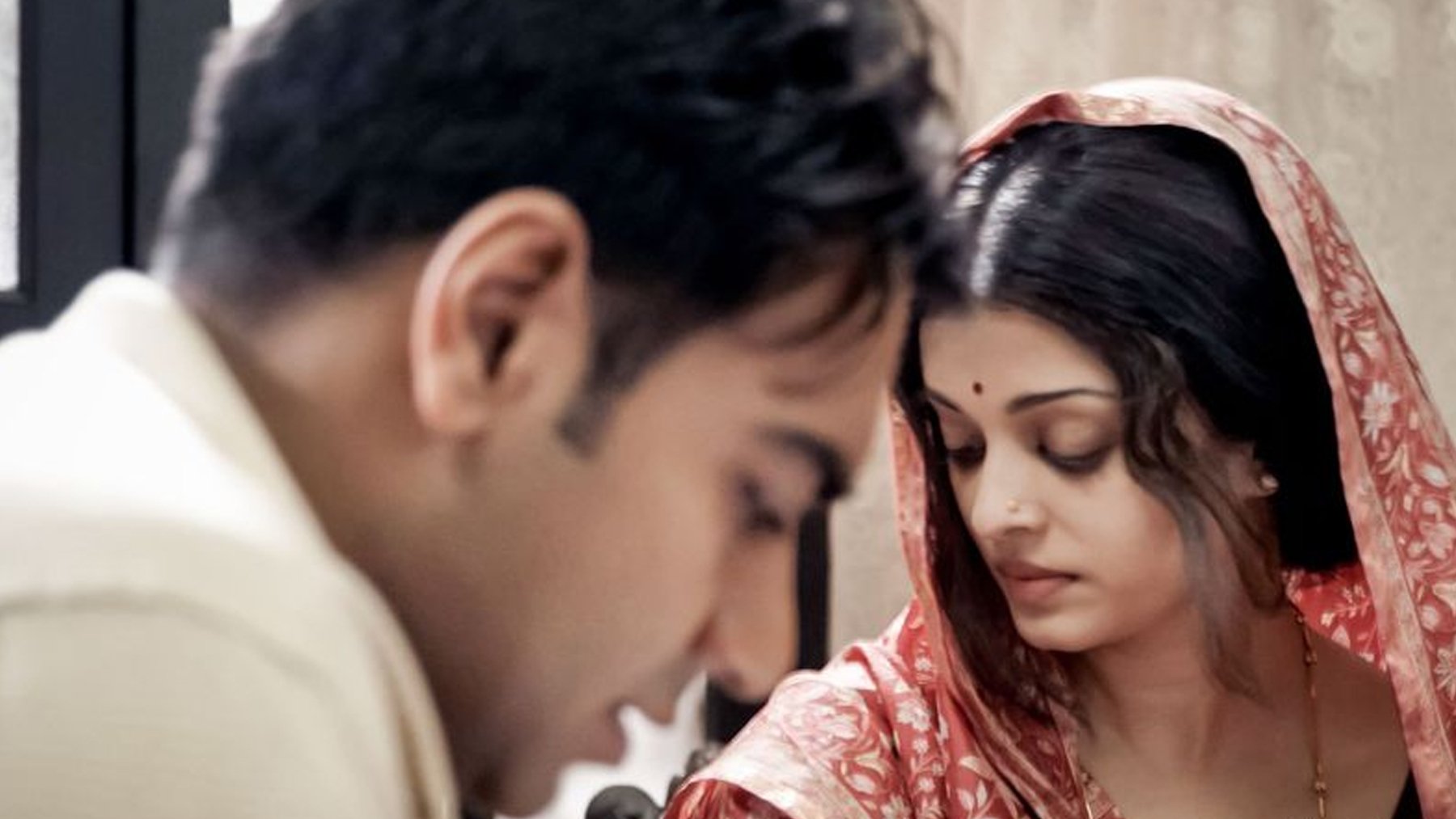 دانلود فیلم هندی Raincoat 2004