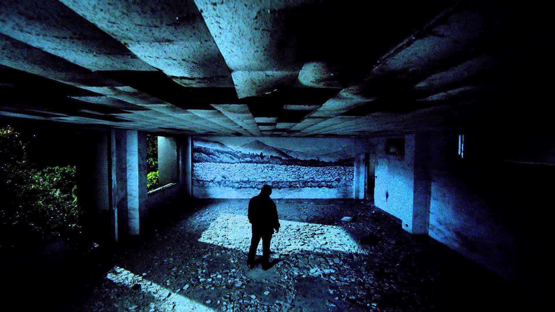 دانلود فیلم Stray Dogs 2013